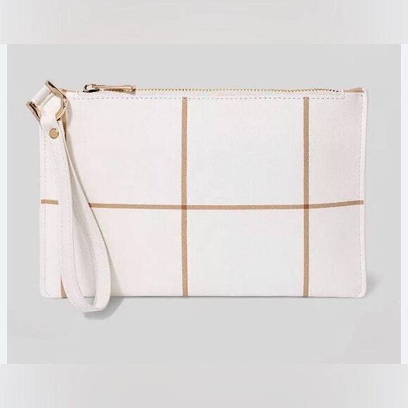 A new day NWOT white clutch/wristlet - Picture 1 of 2